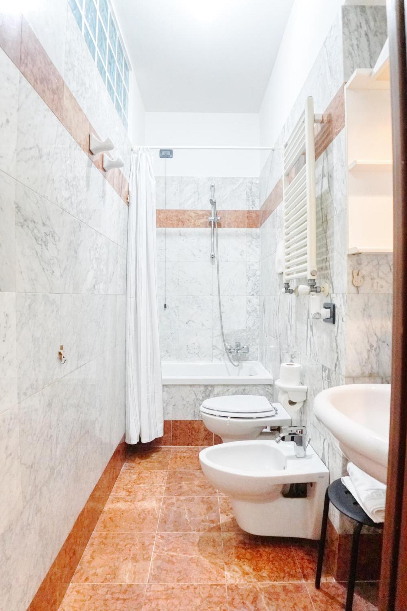 Apartment Loreto Cozy One Bedroom - 50 Mt From M1 Pasteur Metro Station Milan